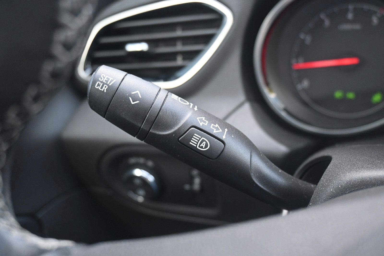 Fahrzeugabbildung Opel Grandland (X) 1.6 Turbo Autom. Ultimate*Pano*ACC