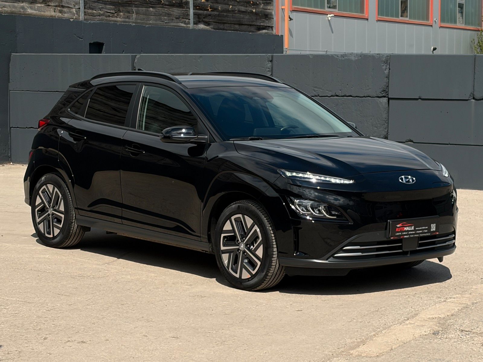 Fahrzeugabbildung Hyundai KONA E Trend SHZ LHZ ACC LKA LFA CarPl. LED WiFi