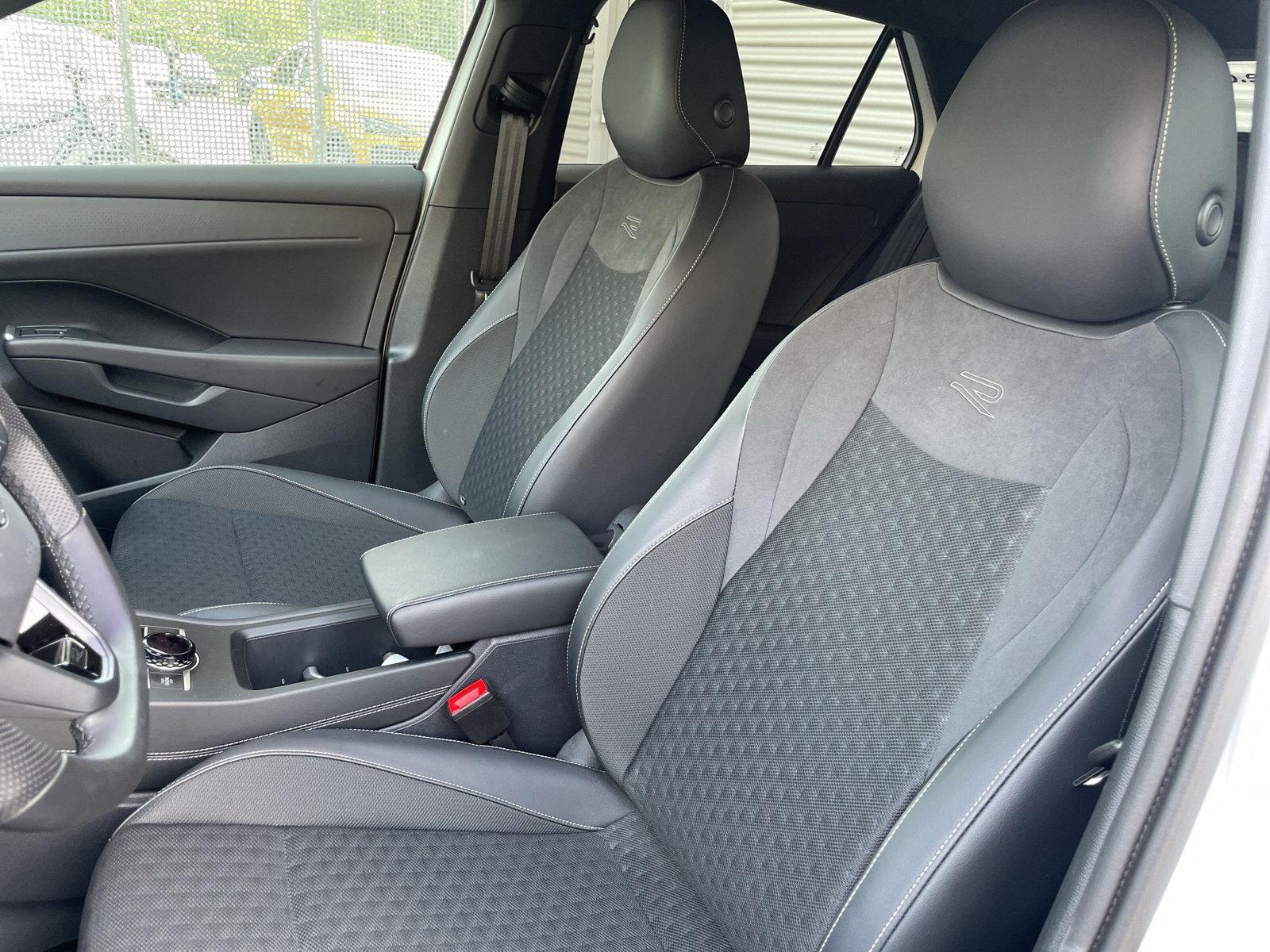 Volkswagen T-Roc 1.5 eTSI DSG R-Line NEUES MODELL MATRIX Hu