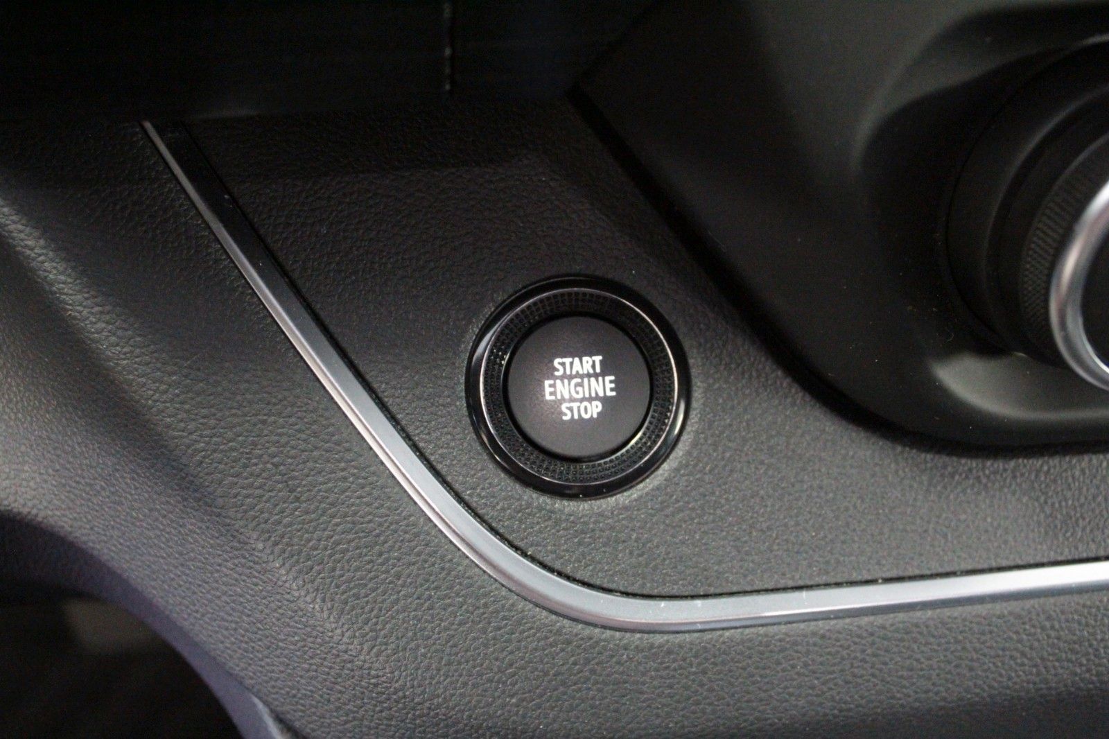 Fahrzeugabbildung Renault Trafic Grand L2H1 Blue DCI EDC Automatik