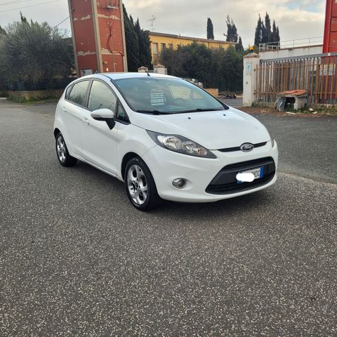 Ford Fiesta 1.4 TDCi 70CV 5 porte Titanium