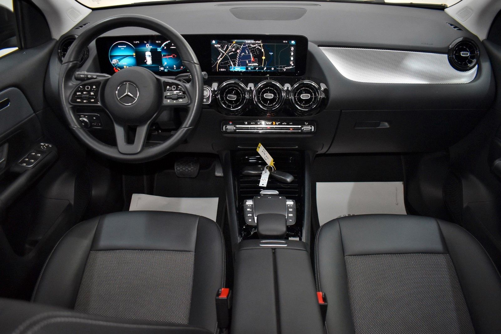 Fahrzeugabbildung Mercedes-Benz GLA 200 d Automatik,Navi,Teilleder,SHZ,Virtual