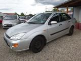 Ford Focus 1.8 Ghia - gebrauchte Ford Focus aus dem Jahr 2000