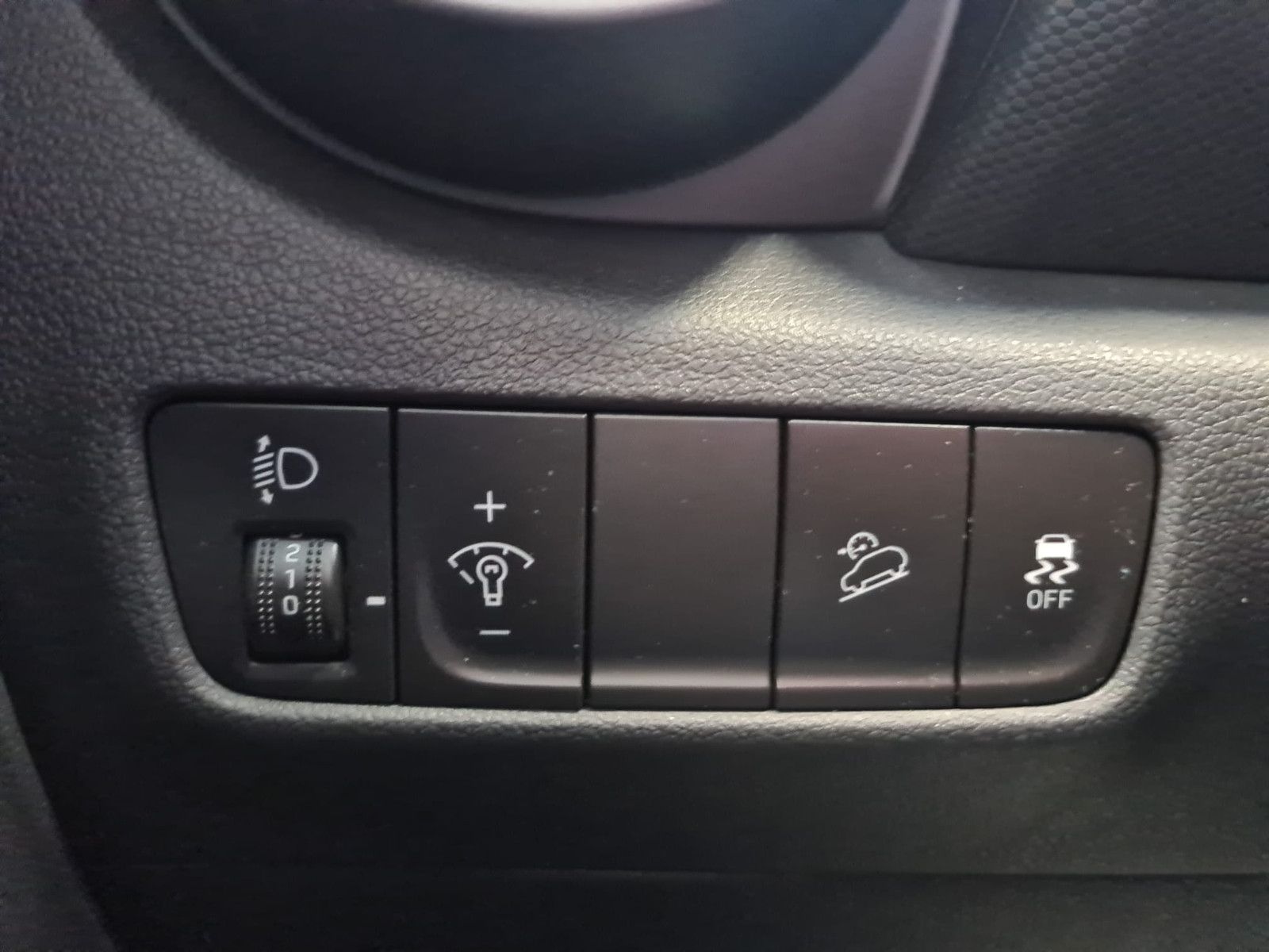 Fahrzeugabbildung Hyundai Kona 2WD / KAMERA / NAVI / ALLWETTER