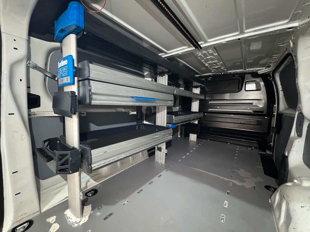Fahrzeugabbildung Opel Vivaro 2.0 D Edition L3 #Sortimo#Kamera#Carplay#