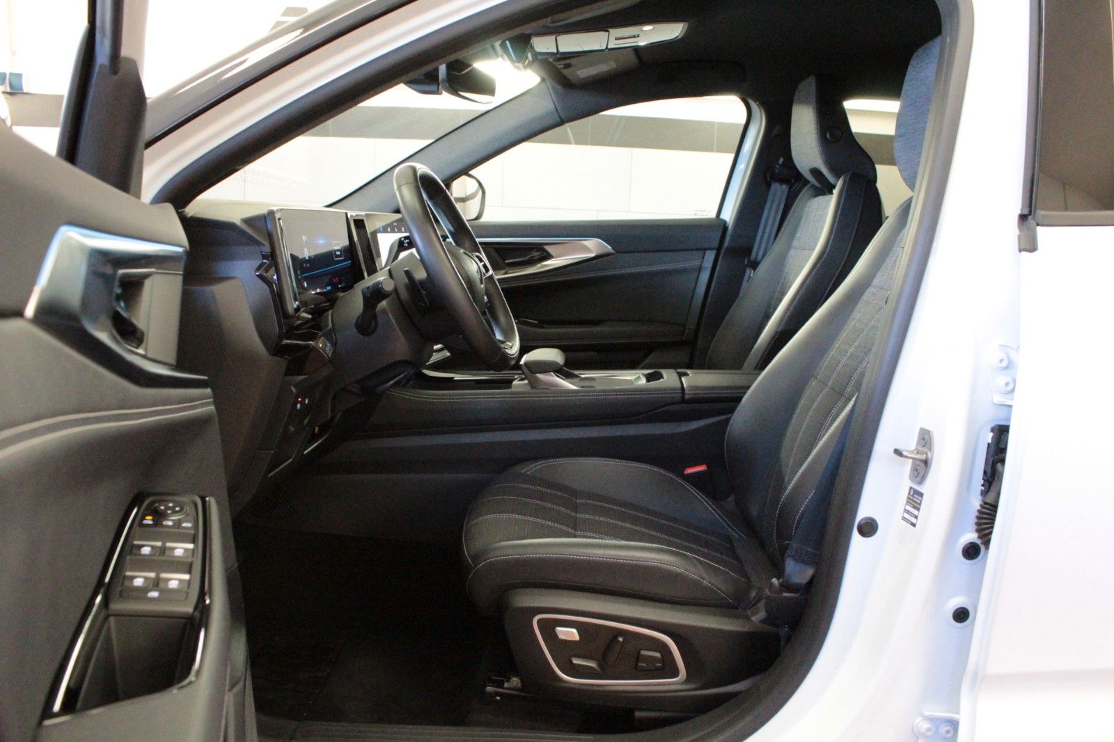 Fahrzeugabbildung Renault Austral Mild Hybrid 160 Techno Automatik*15123*