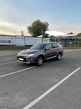 Mitsubishi Outlander 2.2 DI-D Diamant Edition+ 4WD Auto... - Mitsubishi Outlander mit Diesel-Antrieb: Allradantrieb, Geländewagen, Automatik, 2.2
