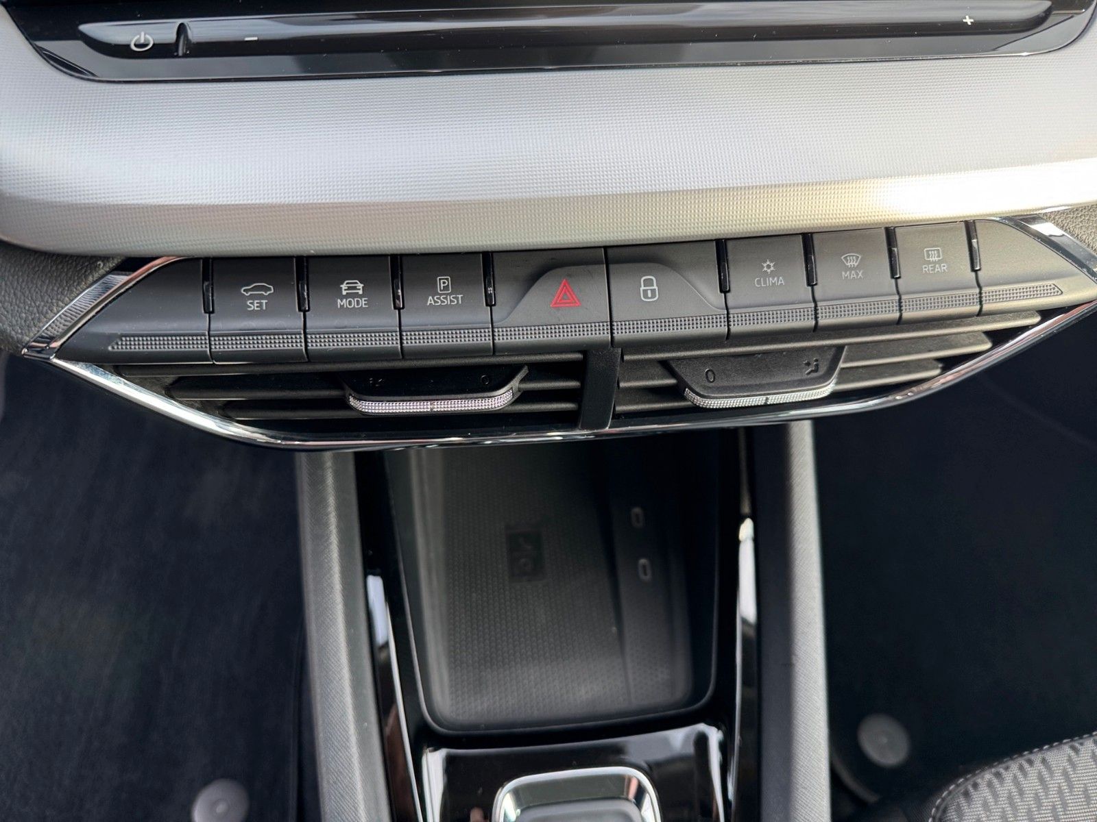 Fahrzeugabbildung SKODA Octavia Combi Style First Edition 2.0 TDI