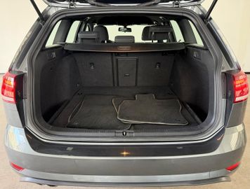 Volkswagen Golf - 11