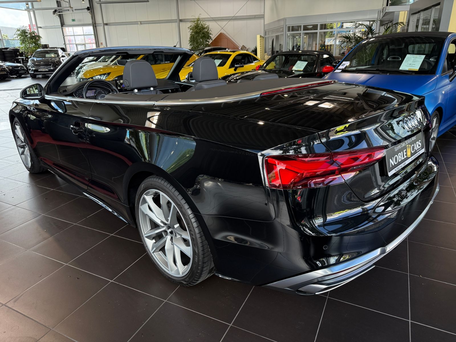 Fahrzeugabbildung Audi A5 Cabriolet 40 TFSI S line RFK LED NAVI