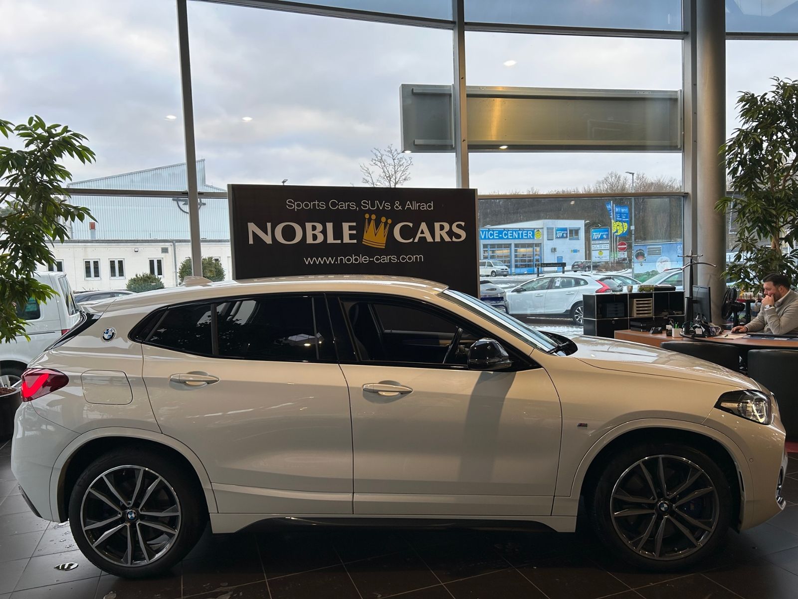 Fahrzeugabbildung BMW X2 xDrive M35 i HiFi LED NAVI ALU