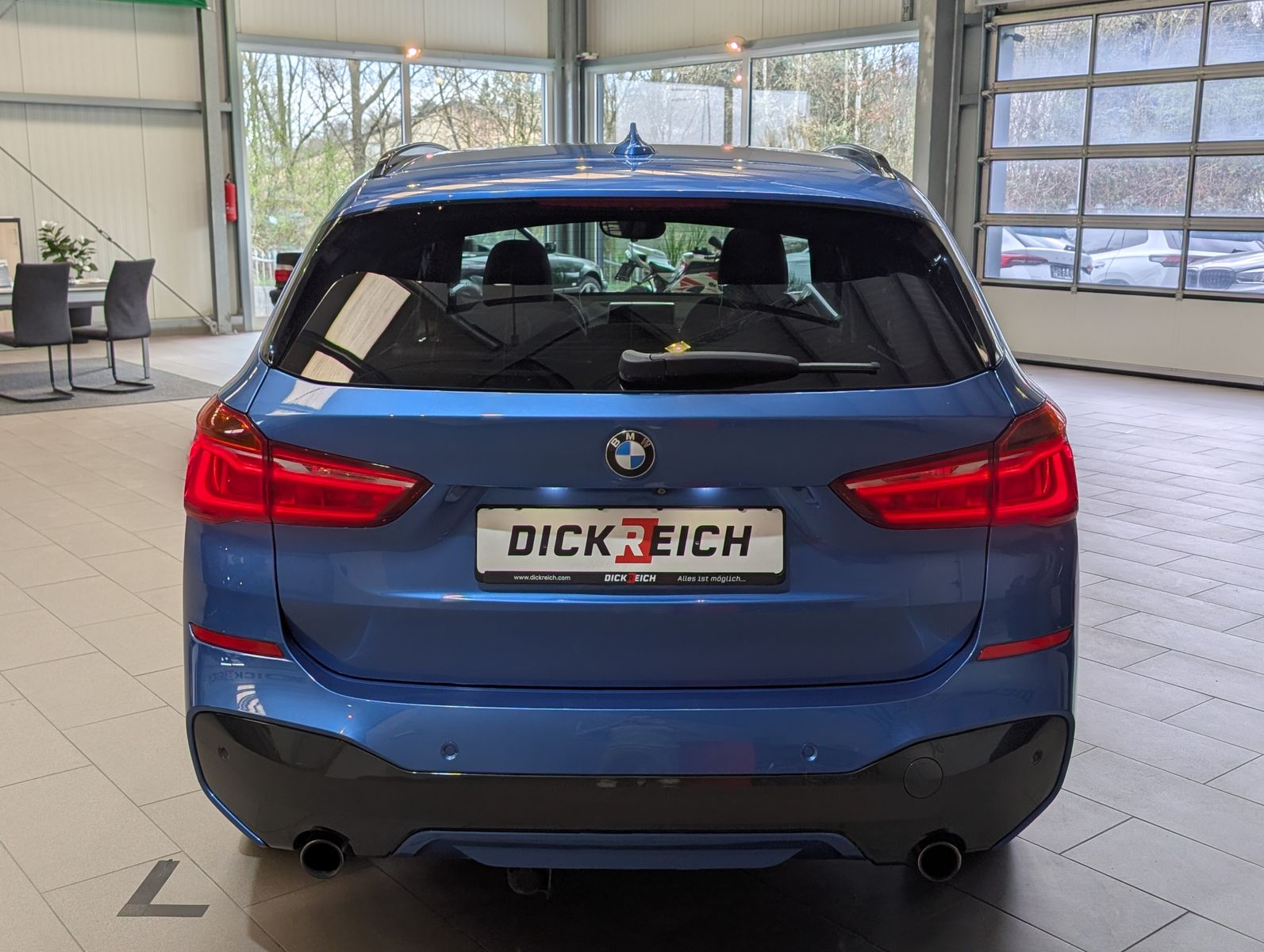 Fahrzeugabbildung BMW X1 20d xD M-Sport LED H&K Cam HUD Pano AHK 19"