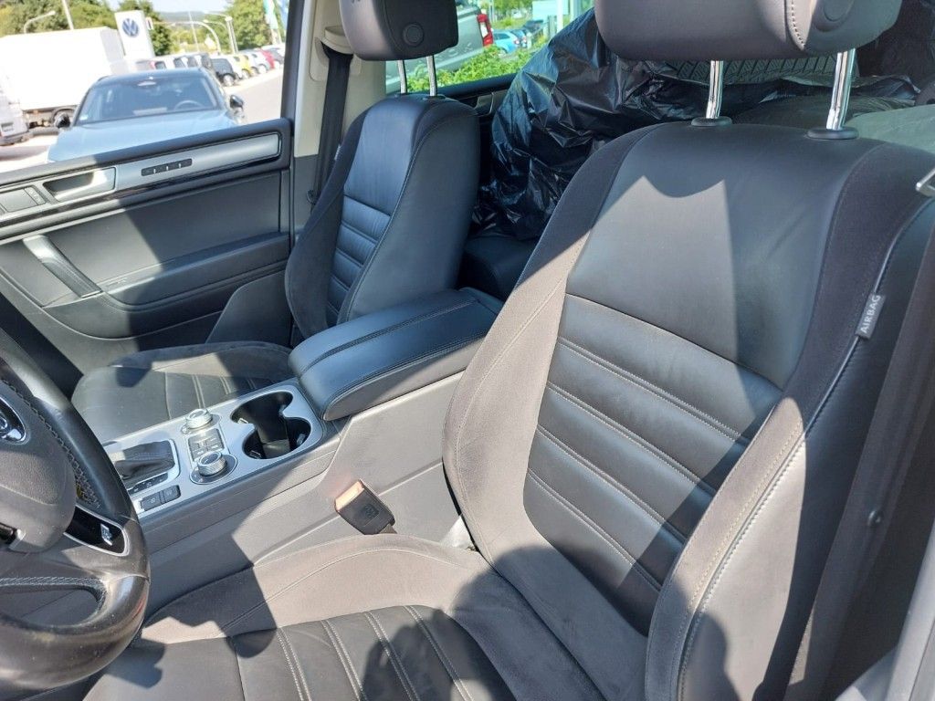 Fahrzeugabbildung Volkswagen Touareg 3.0 V6 TDI SCR Blue Motion DPF Automatik