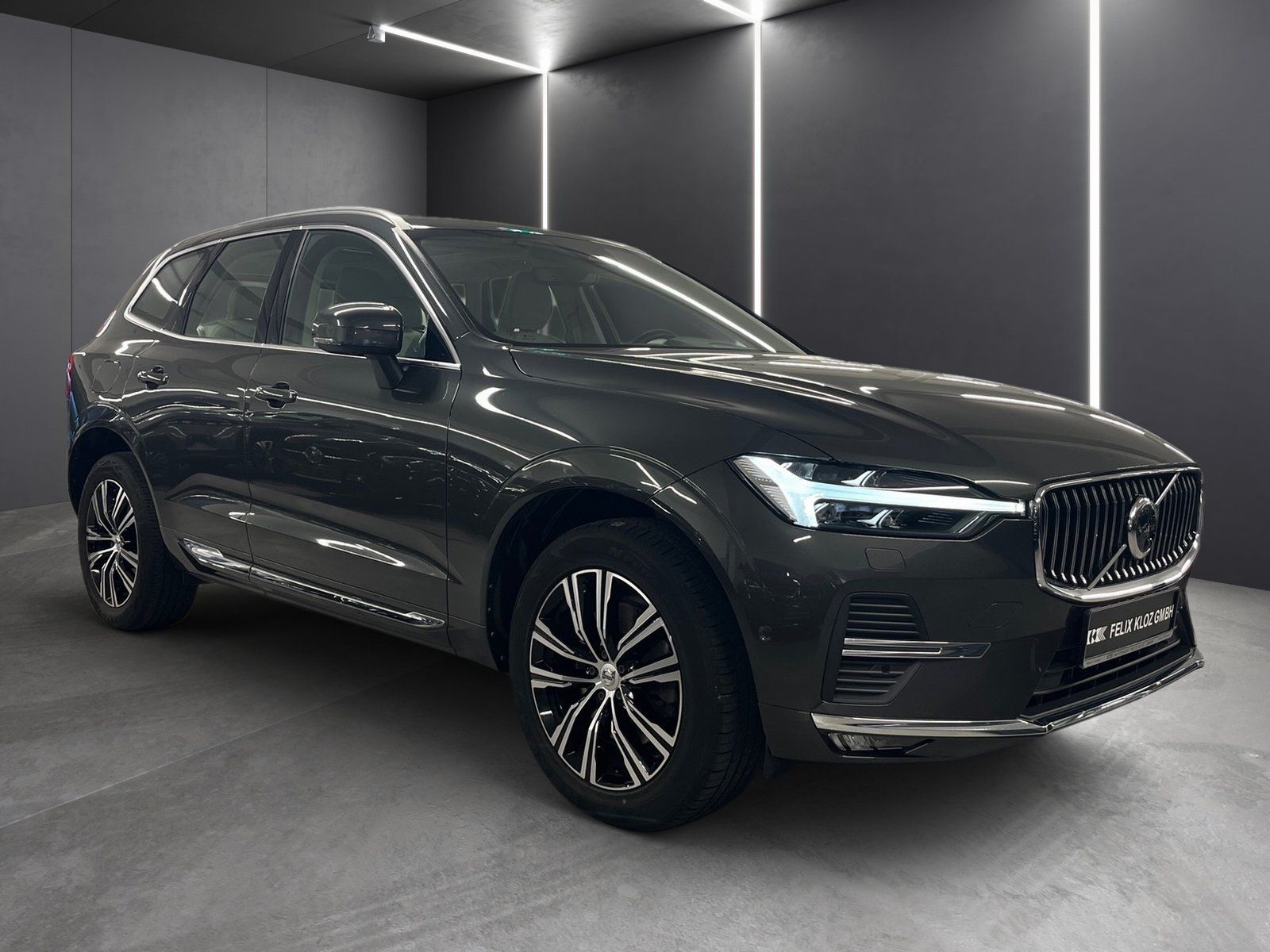 Fahrzeugabbildung Volvo XC 60 B5 AWD Inscription HUD*360°*Kardon*AHK*