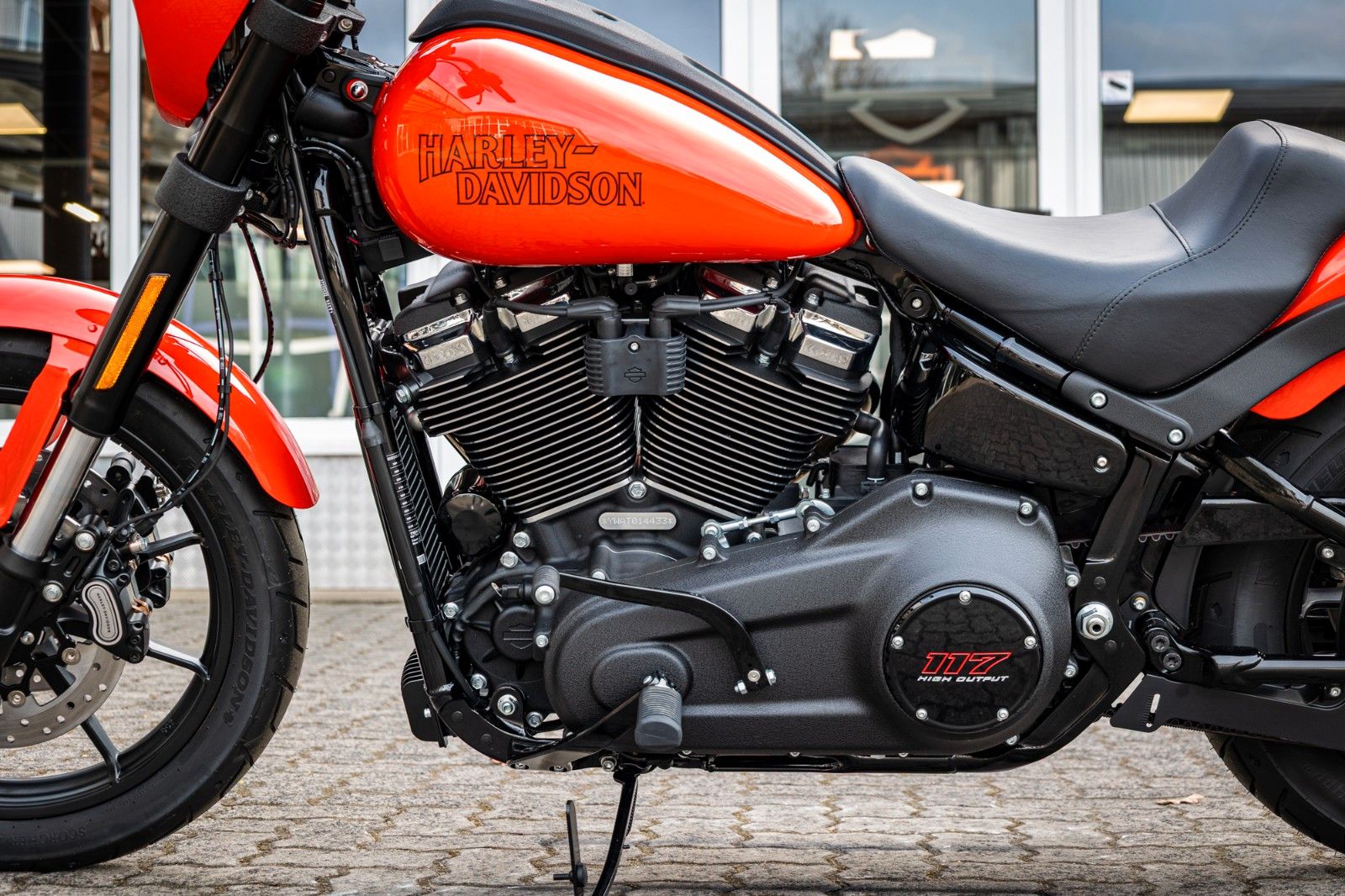 Fahrzeugabbildung Harley-Davidson FXLRS LOW RIDER S 117 MY26
