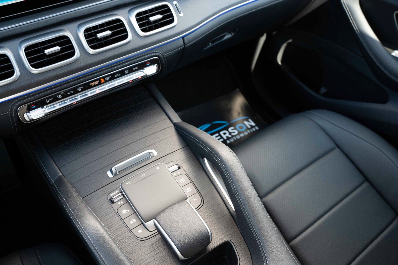 Fahrzeugabbildung Mercedes-Benz GLE 300 D 4MATIC HUD LED NIGHT KAM BURM