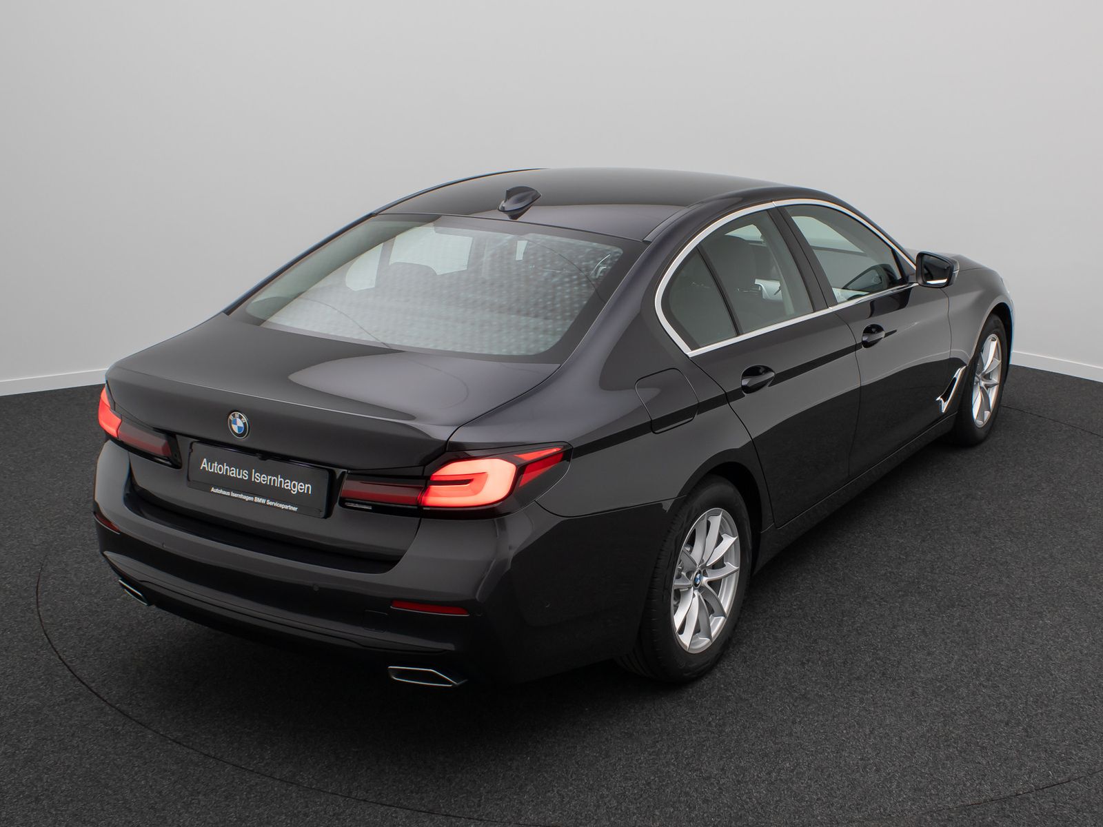Fahrzeugabbildung BMW 530i DriveAss Alarm DAB Kamera CoickpitPro WLAN