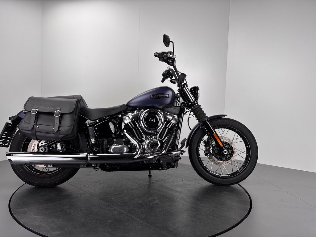 Fahrzeugabbildung Harley-Davidson STREET BOB *NEUWERTIG *ANSCHLUSSGARANTIE 06/29