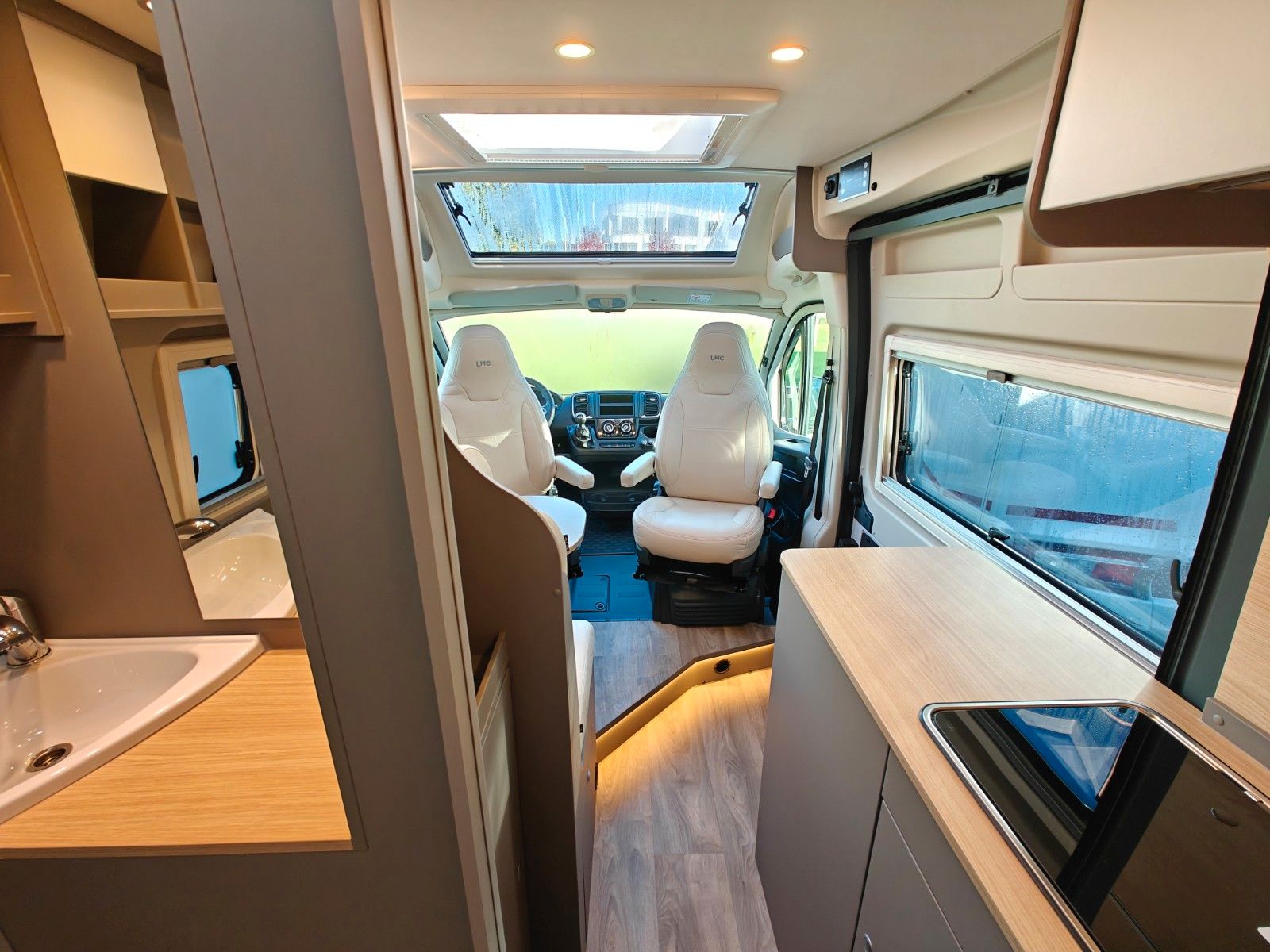 Fahrzeugabbildung LMC Innovan 600 - 603 70 Jahre Modell - SALE! -