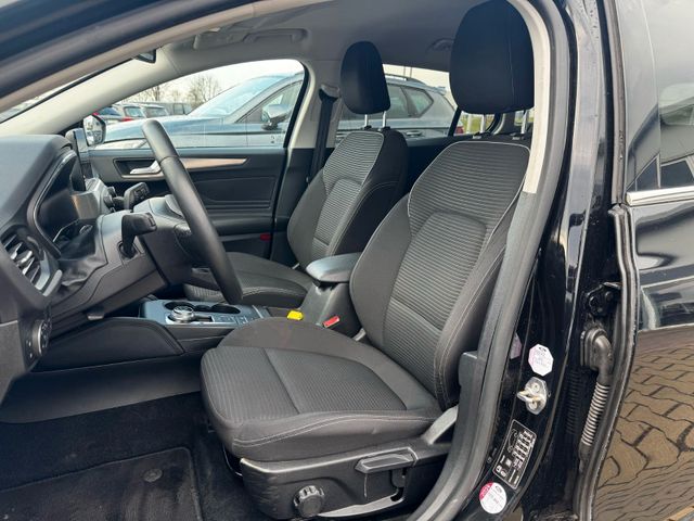 Fahrzeugabbildung Ford Focus Turnier 2,0 EcoBlue Titanium >AUT/NAV/KAM