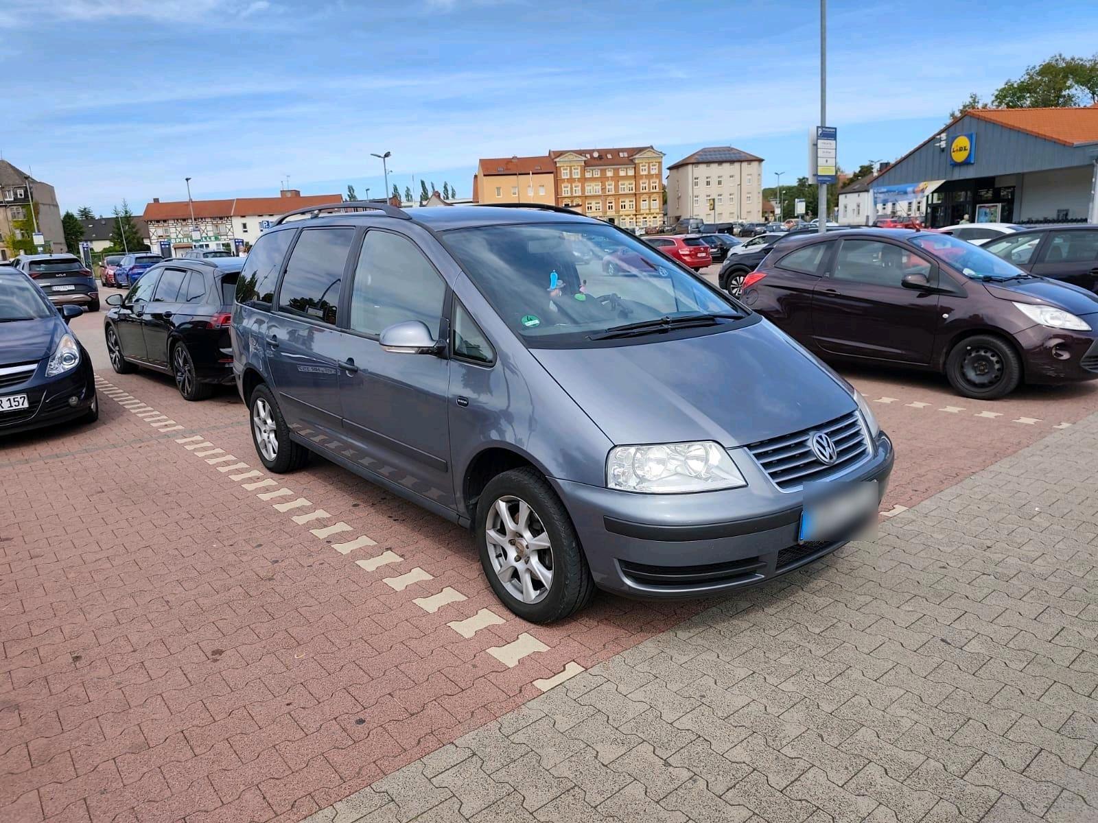 Volkswagen Sharan 2010 — photo 12