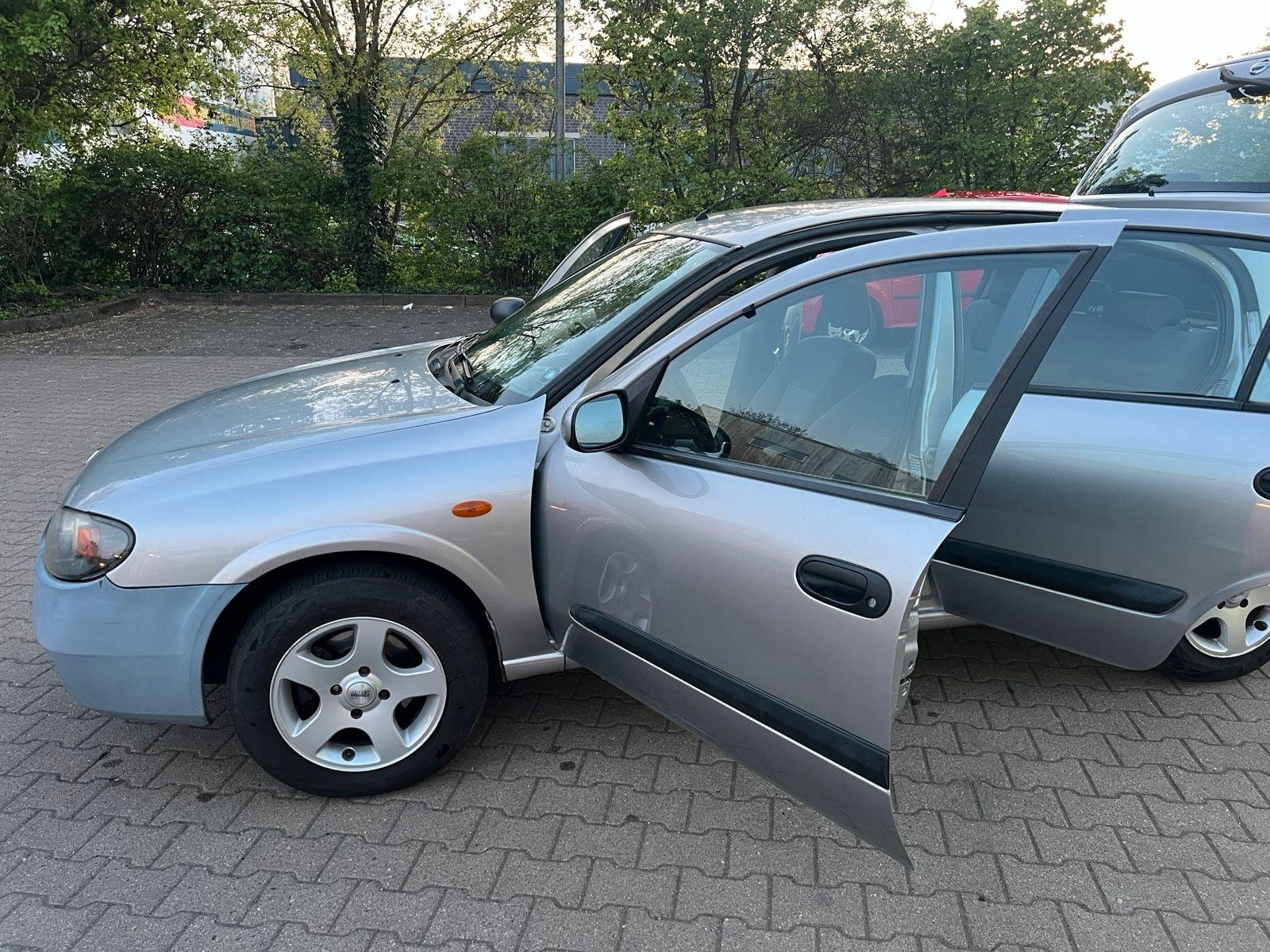 Nissan Almera