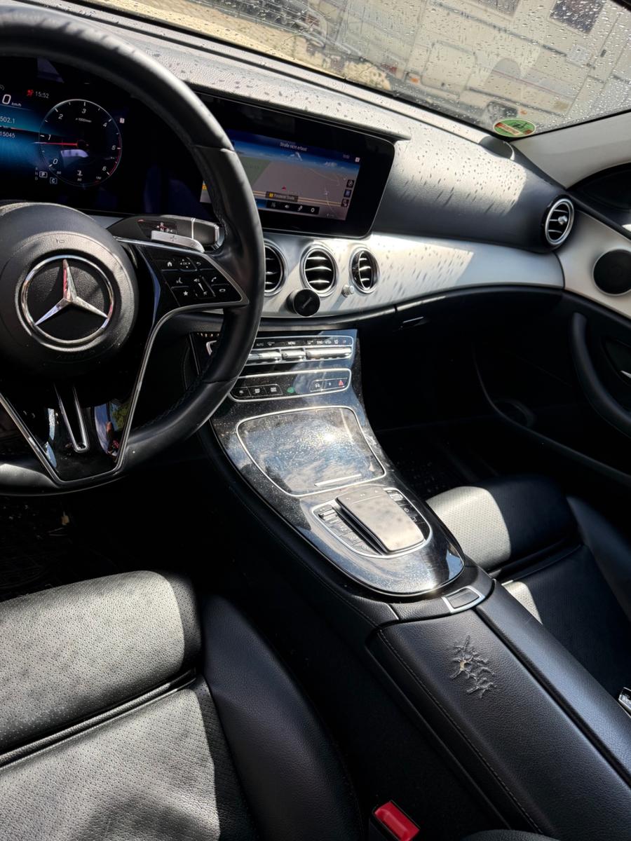 Mercedes-Benz E 220 d T Autom. -