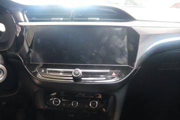 Fotografie 8 des Opel Corsa 1.2 Direct Injection Turbo GS