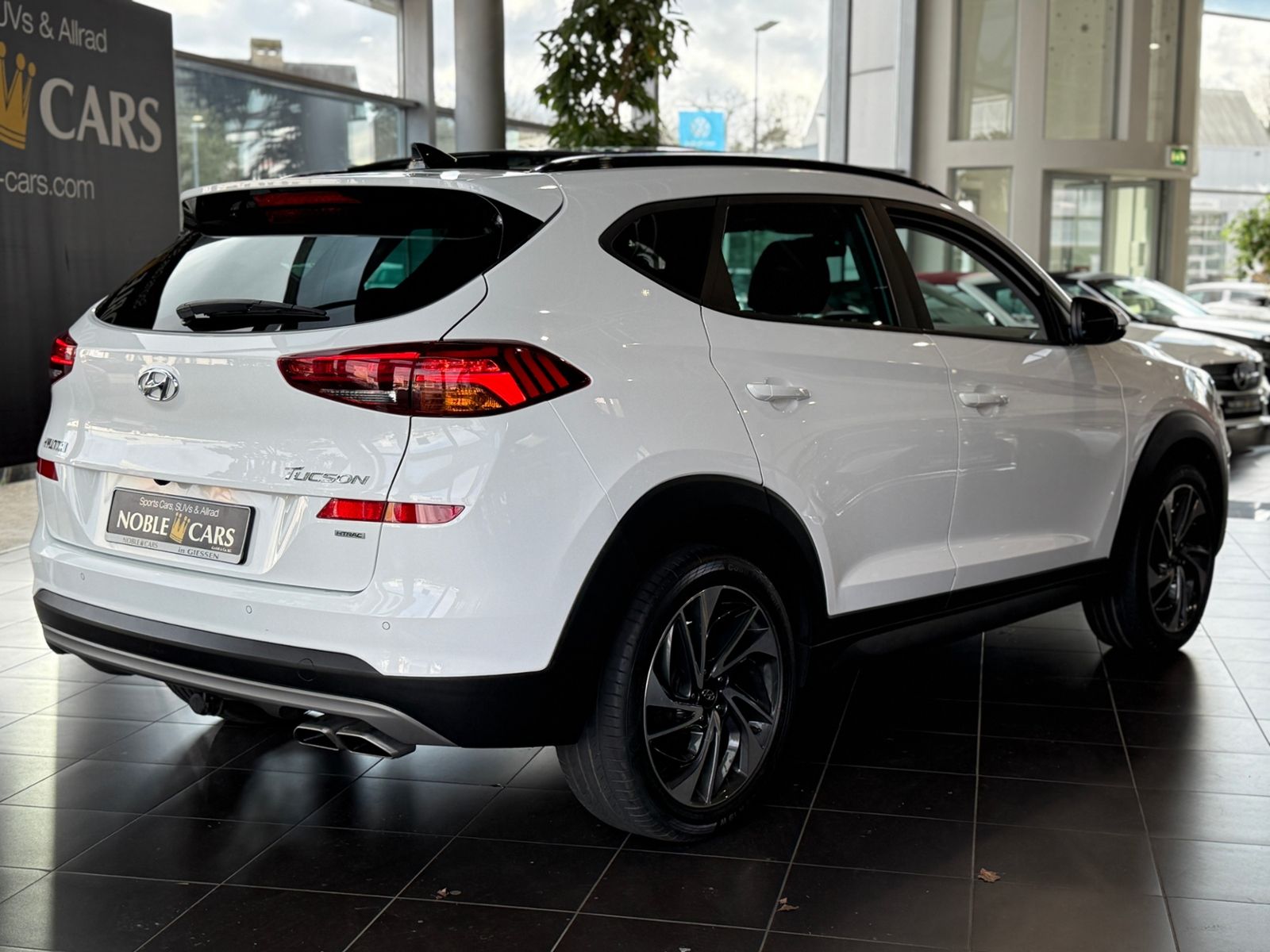 Fahrzeugabbildung Hyundai TUCSON Premium 4WD PANO AHK LED