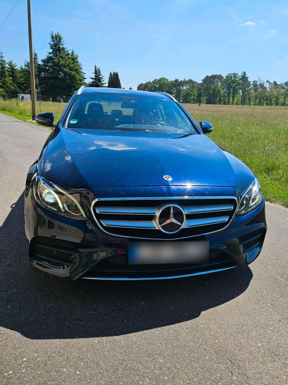 Image of Mercedes-Benz E 300