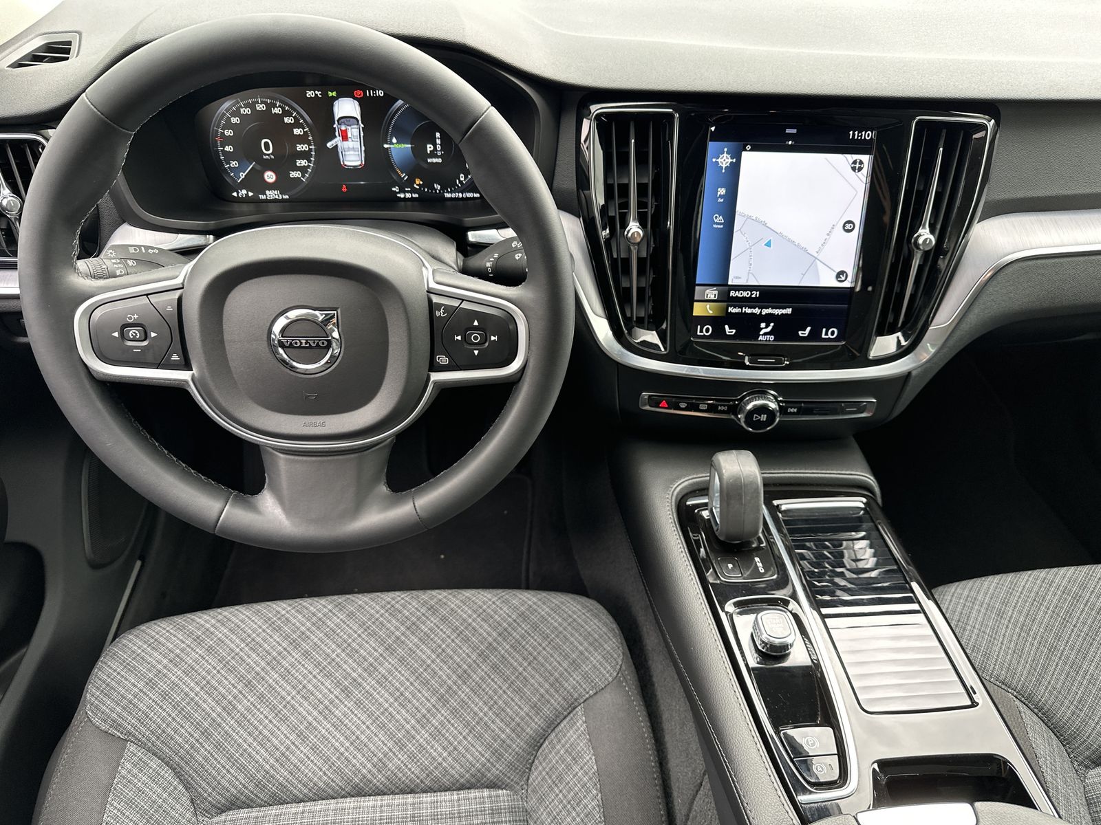 Fahrzeugabbildung Volvo V60 Inscription Hybrid AWD NAV+LED+PANO+AHK+H&K