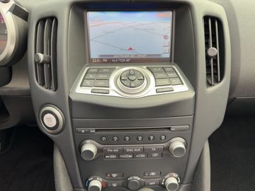 Nissan 370Z ROADSTER V6 3,7l 325 PS BOSEAUTOMATIK