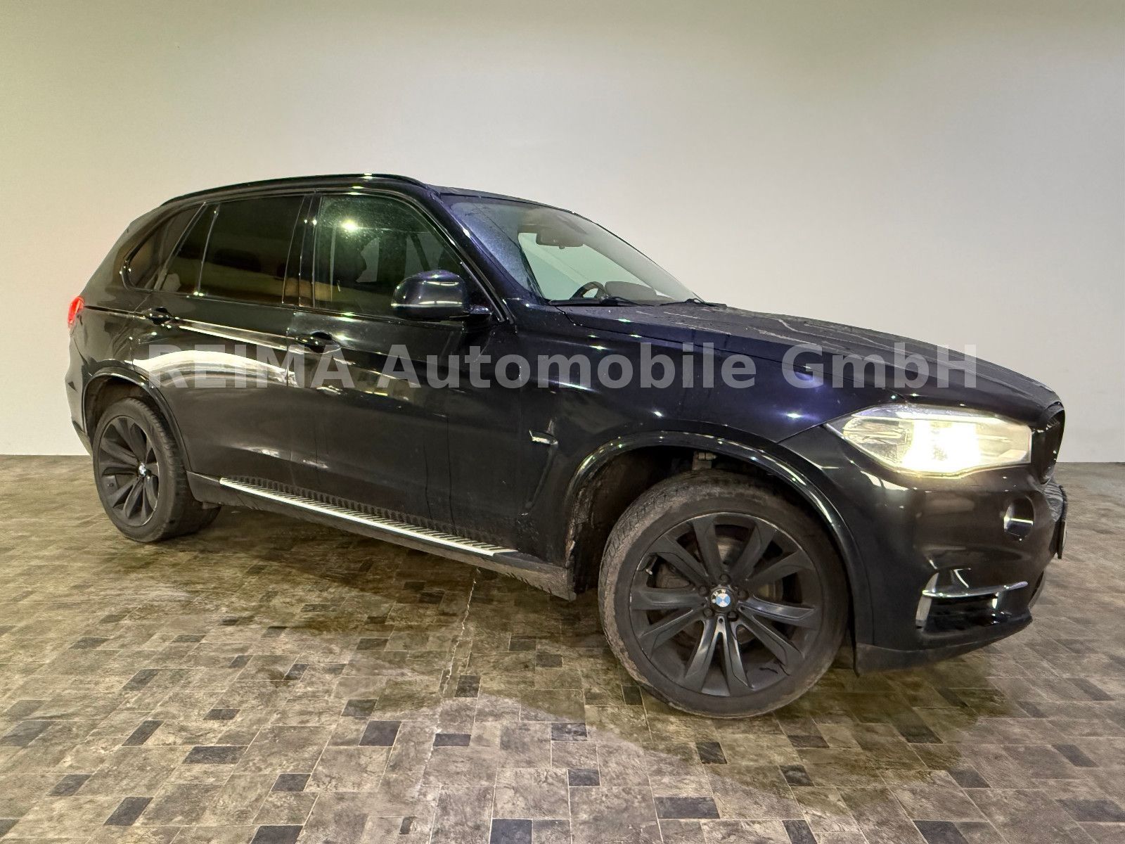 Fahrzeugabbildung BMW X5 xDrive 30 d , M-Sportpaket, Pano, ACC