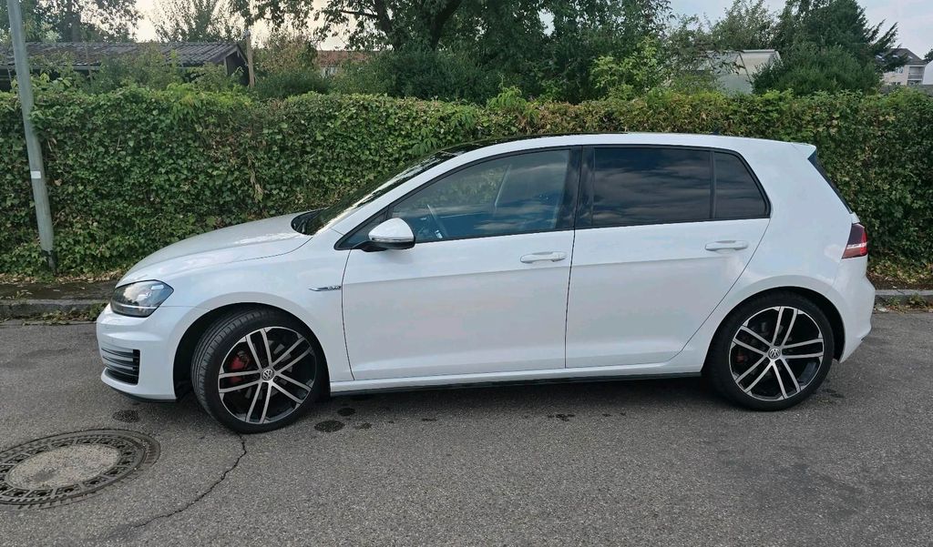 Image of Volkswagen Golf