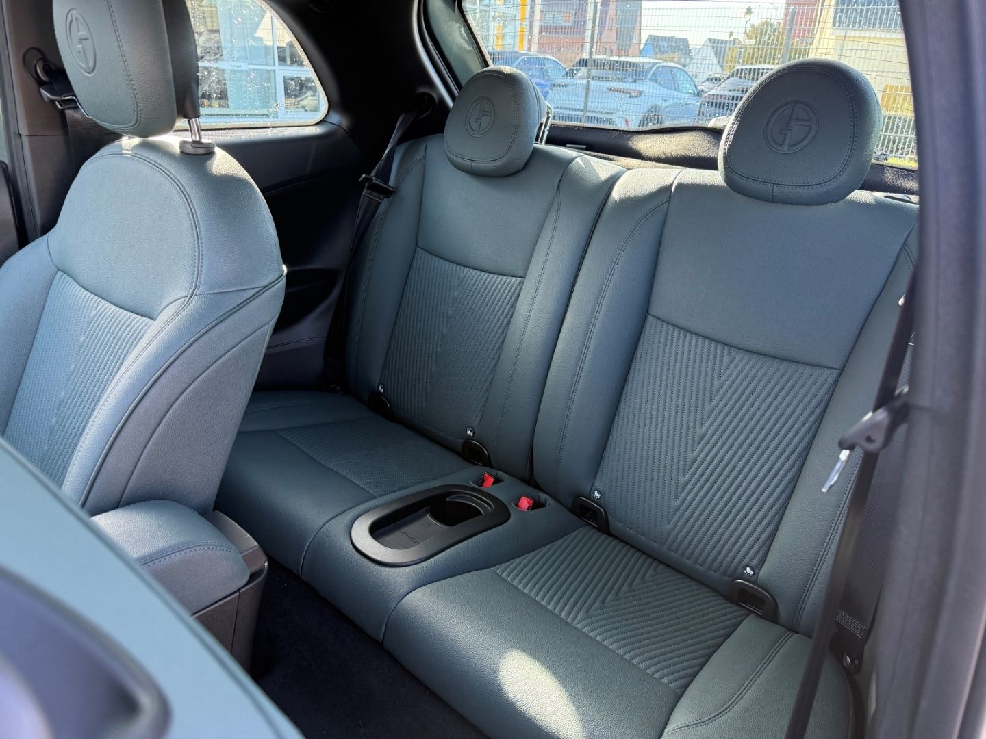 Fahrzeugabbildung Fiat 500e e Giorgio Armani Collectors Edition