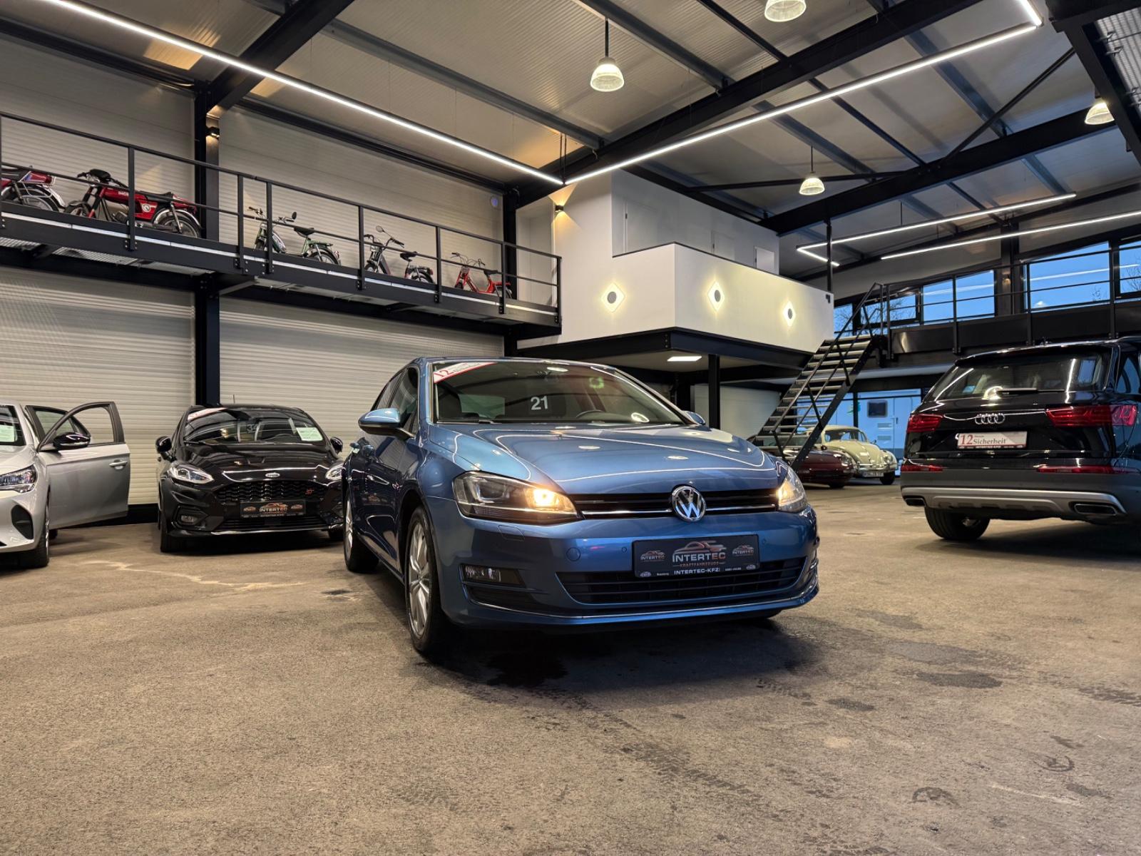 Volkswagen Golf VII Lim. Highline*NAVI*XEN*STHZ*CAM*PDC*SHZ