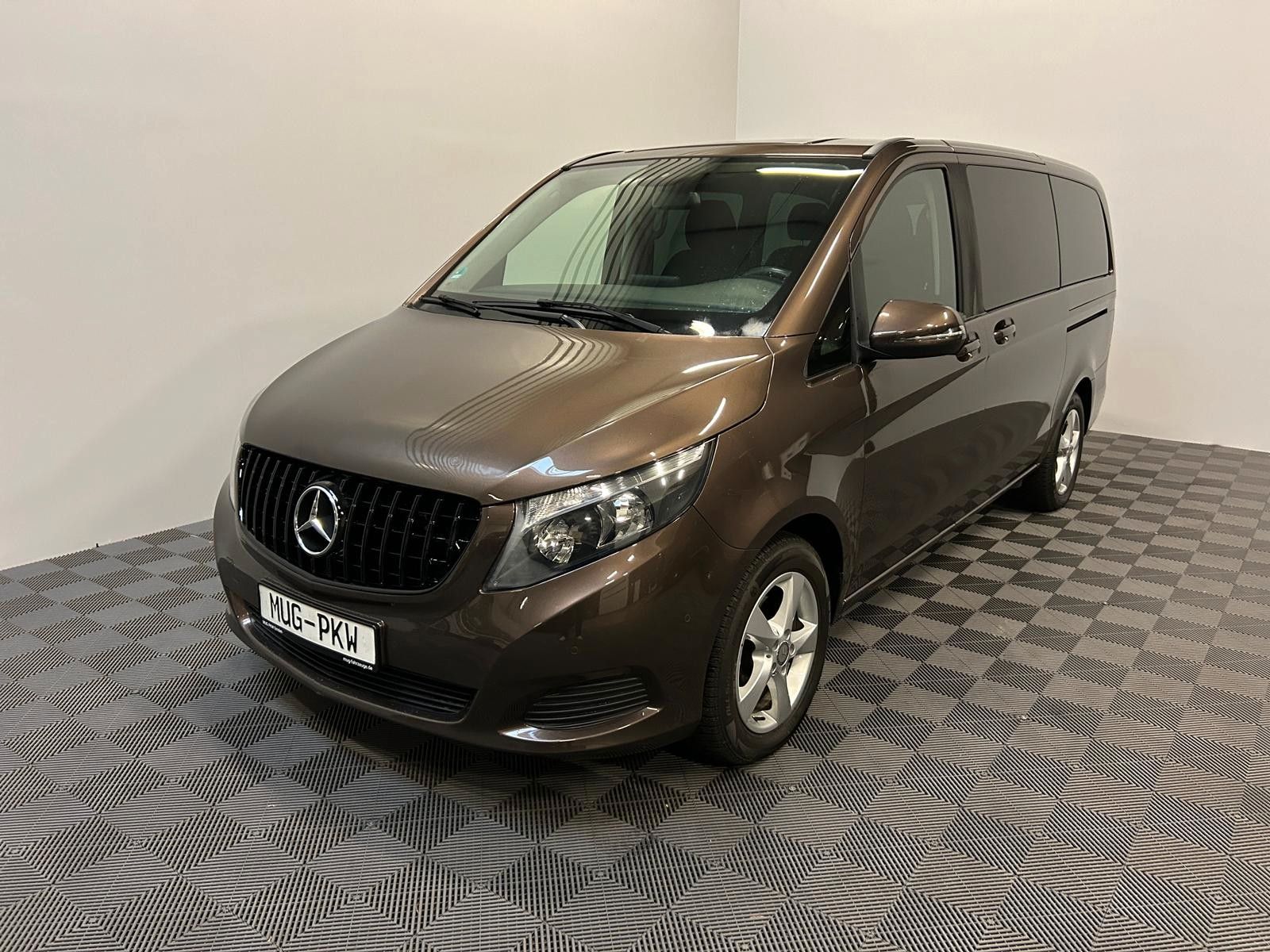 MERCEDES-BENZ V220d Lang *2x Sch.Tür-7Sitze-Navi*