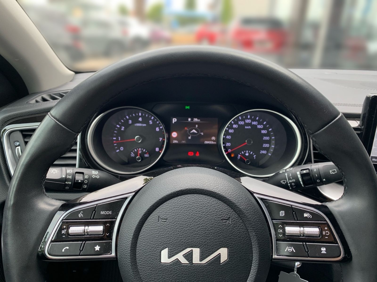Fahrzeugabbildung Kia Ceed 1.5 7-DCT T-GDI Spirit Navi Allwetter