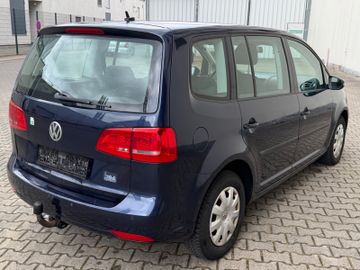 Volkswagen Touran - 4