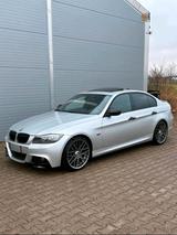 BMW E90 330i LCI - BMW 330: 330i E90