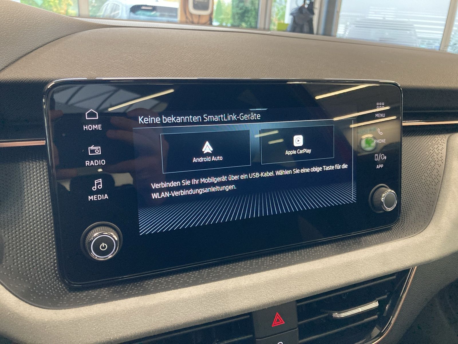 Fahrzeugabbildung SKODA Kamiq TOUR TSI MATRIX PANO DAB RÜCKFK
