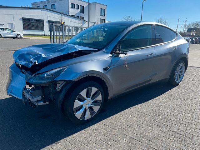 Tesla Model Y Long Range Dual AWD