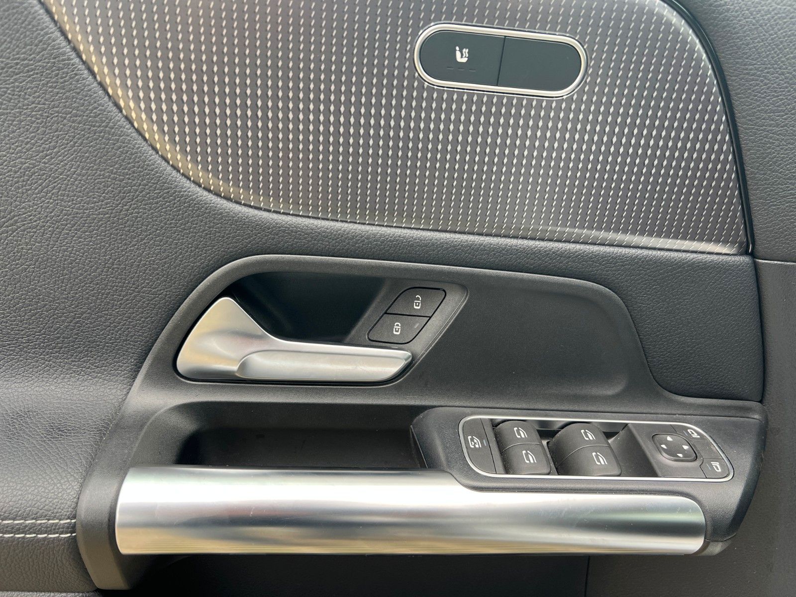 Fahrzeugabbildung Mercedes-Benz B 200+PROGRESSIVE+SH+PARKPAKET+BREMSASSISTENT+++