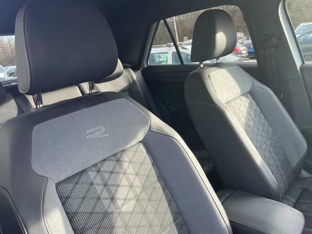 T-Roc R-Line 1.5TSI DSG AHK*KAMERA*BlackStyle*NA