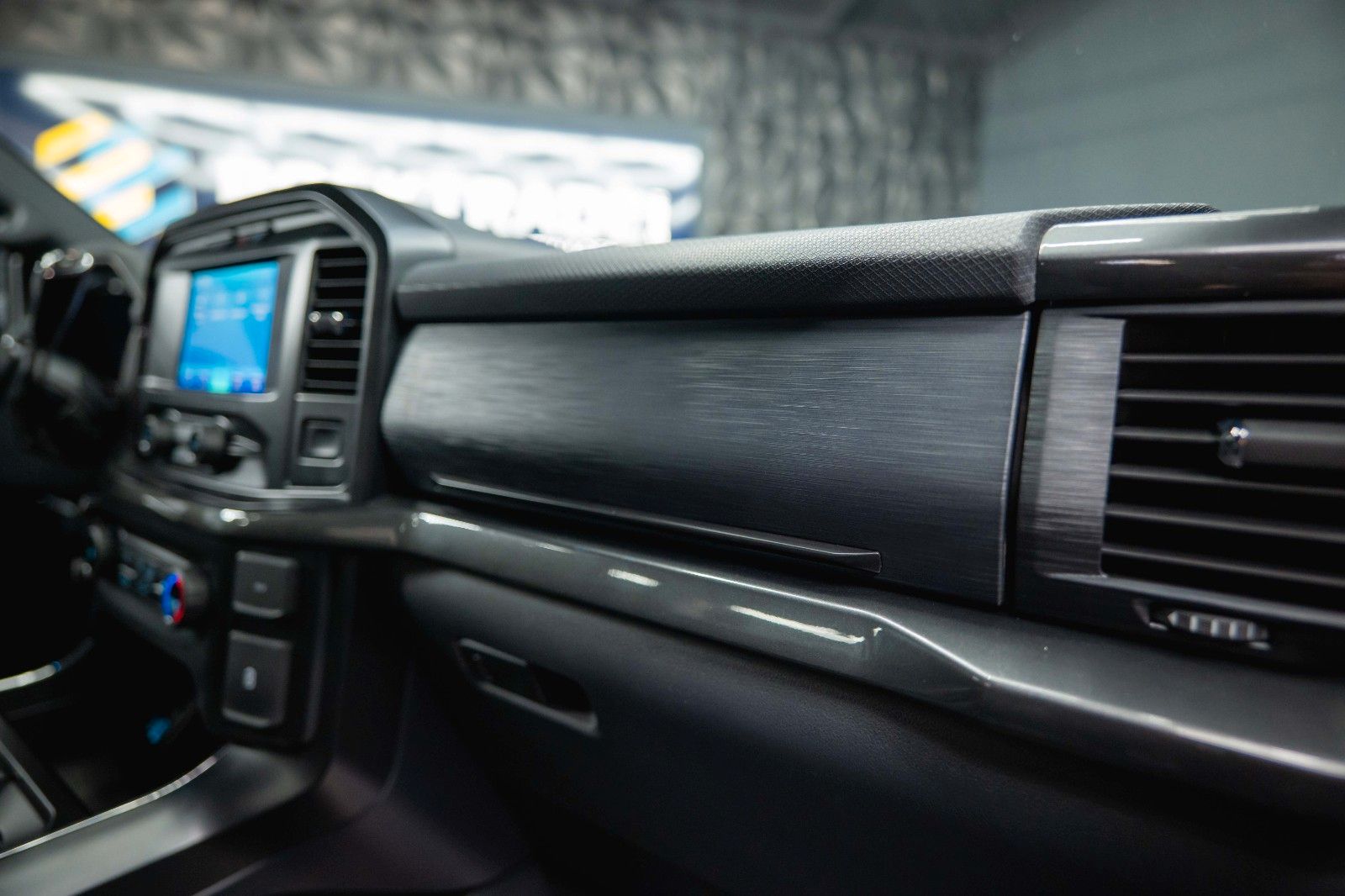 Fahrzeugabbildung Ford F150 5.0L V8 4x4 Offroad  SuperCrew RAPTOR 19%