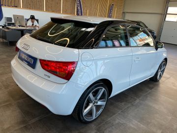 Audi A1 ambition *NAVI*PDC*SZHZ*KLIMA*SPORTFAHRWERK*