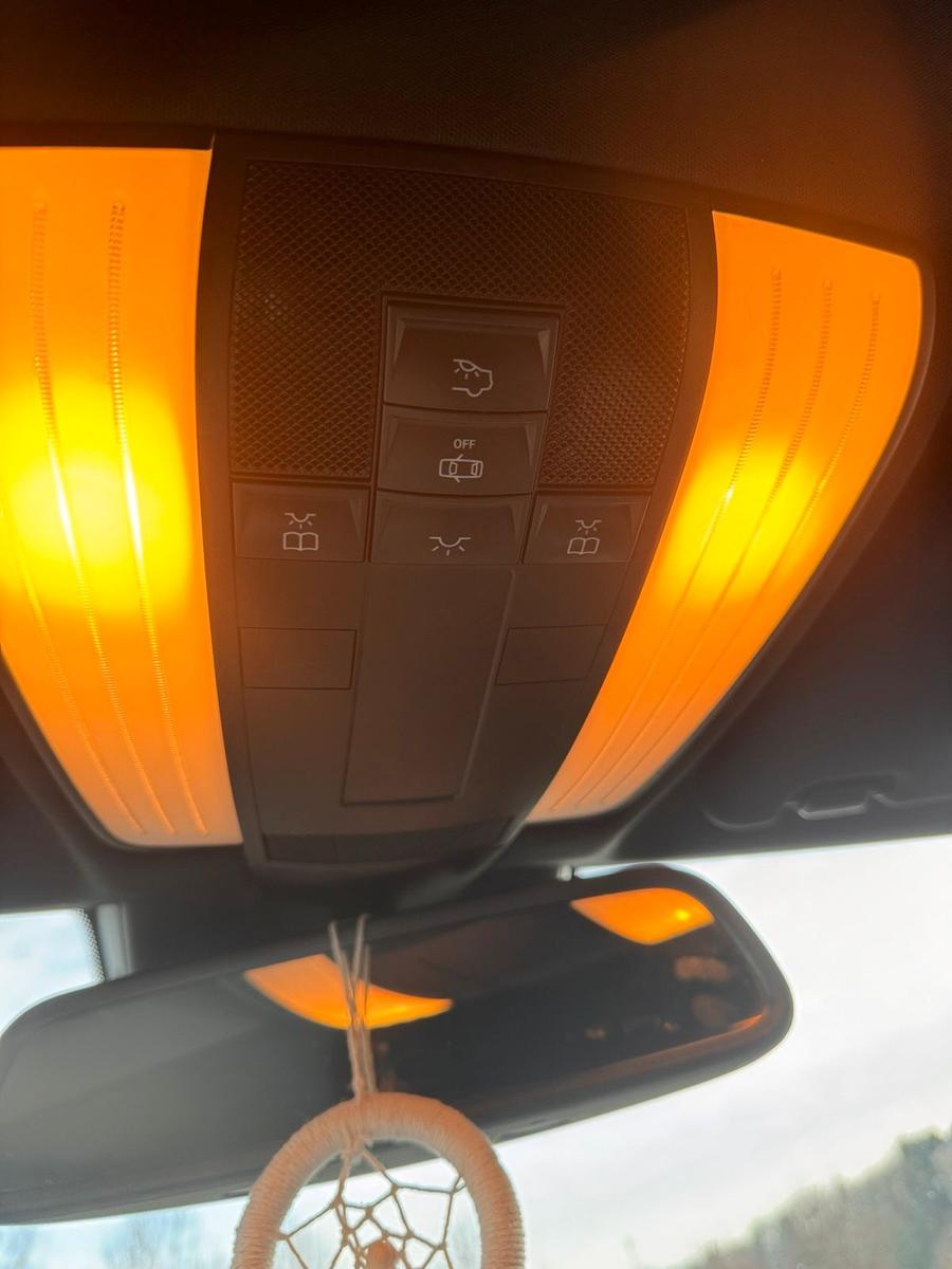 Mercedes-Benz 220 2010 — photo 11