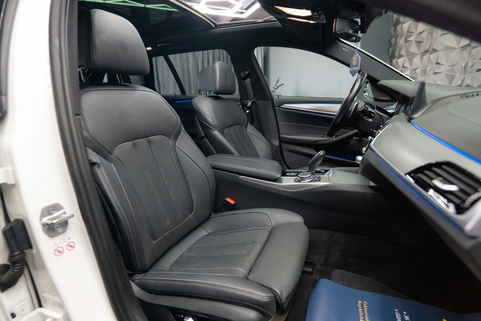 Fahrzeugabbildung BMW 540d xDrive M Sport Shadow | ACC | Pano | LED
