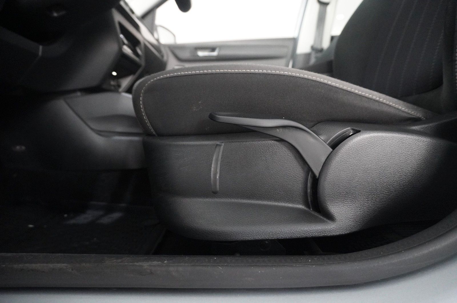 Fahrzeugabbildung SKODA Fabia Combi 1.0 TSI STYLE NAVI/LED/SHZ/PDC/TEMP.