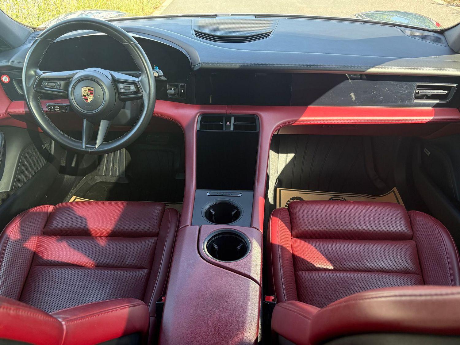 PORSCHE TAYCAN 408CH